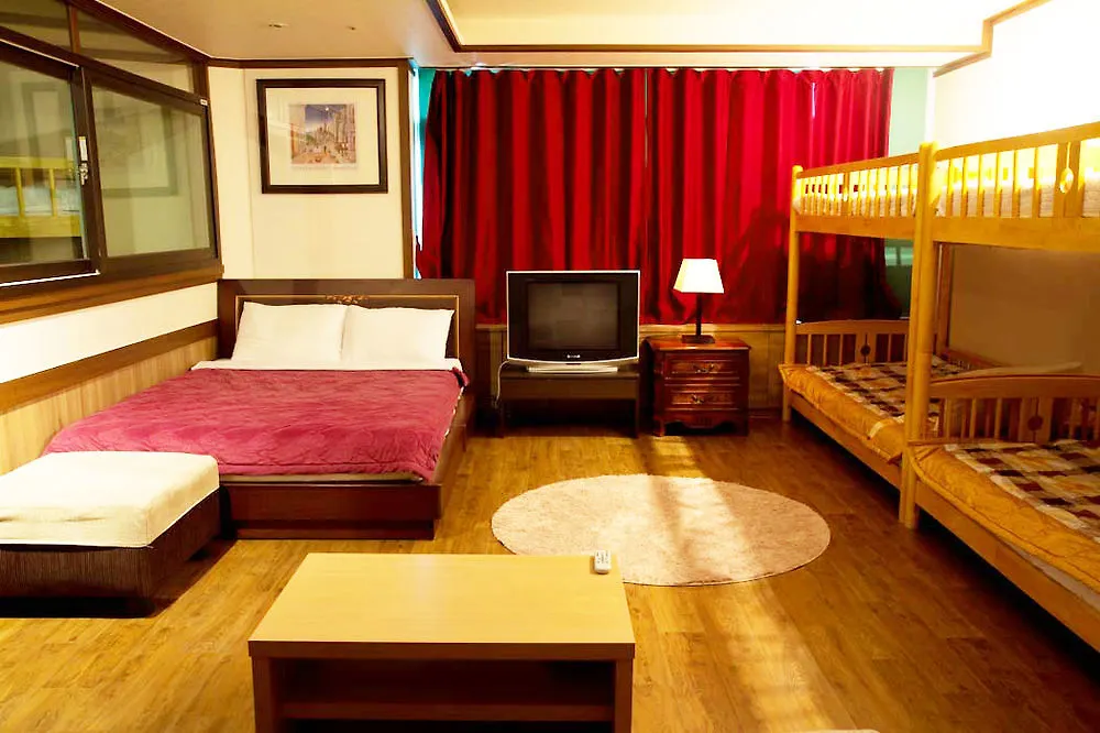 Wisma tamu Gogohouse Hotel Incheon